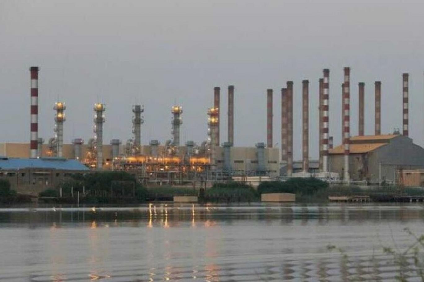 منشآت نفطية في إيران