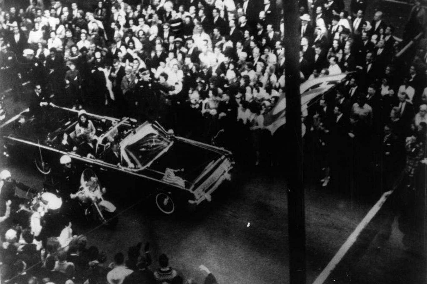اغتيل كينيدي في 22 تشرين الثاني 1963.