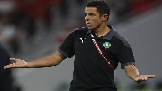 حمل مدرب منتخب المغرب مسؤولية الخسارة والخروج المؤلم من البطولة