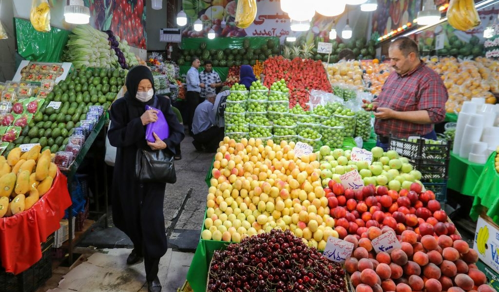 القدرة الشرائية للإيرانيين تتراجع بشكل كبير